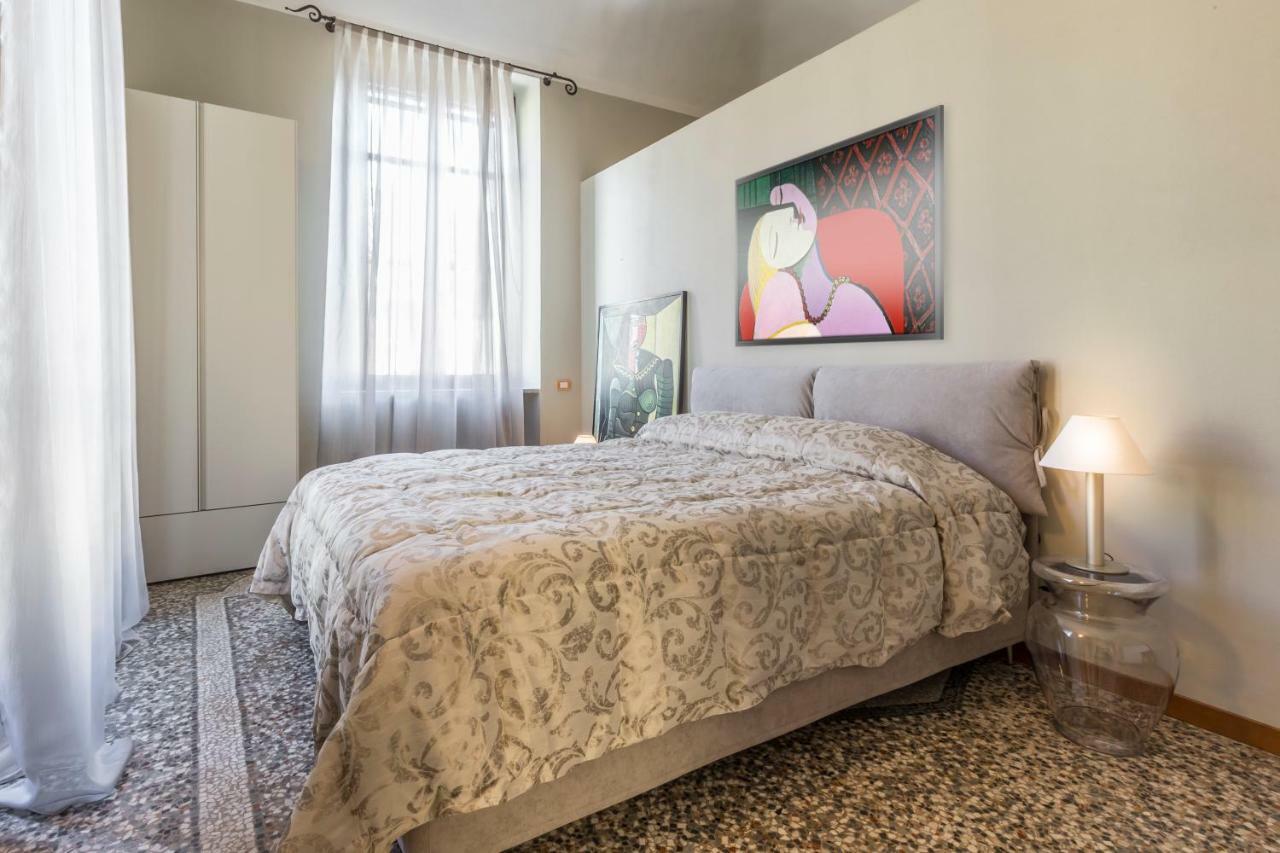 Roero Suite In The City Center アスティ エクステリア 写真
